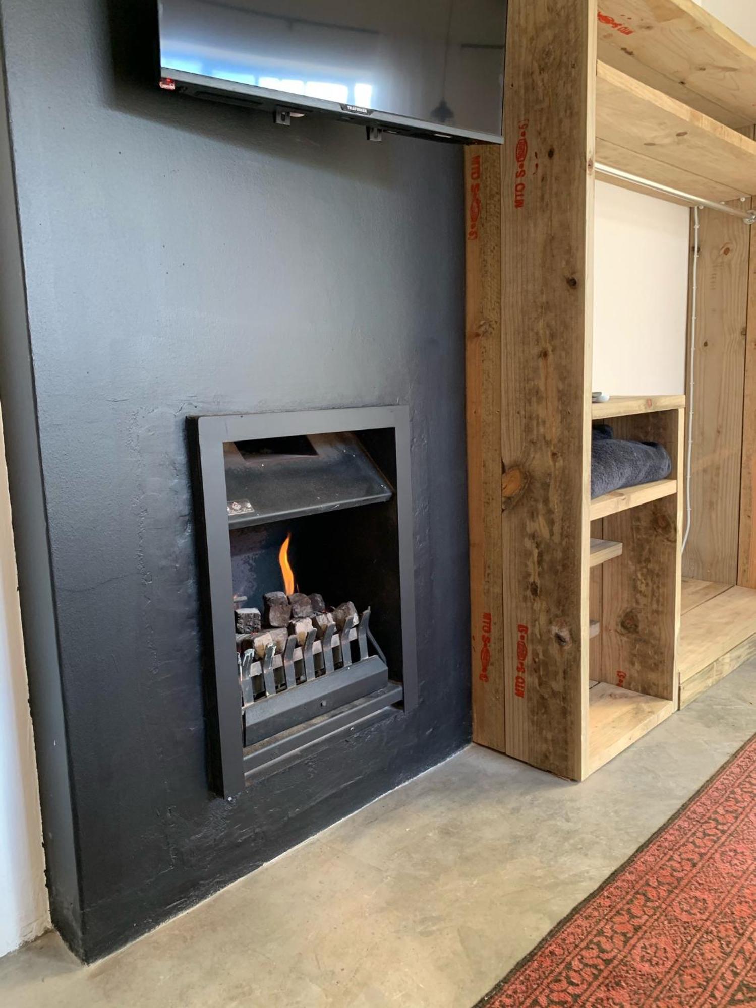 מוסל ביי Comfortable 2-Bedroom Place With Indoor Fireplace מראה חיצוני תמונה